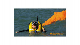 Fumigène à main orange pour détresse maritime
