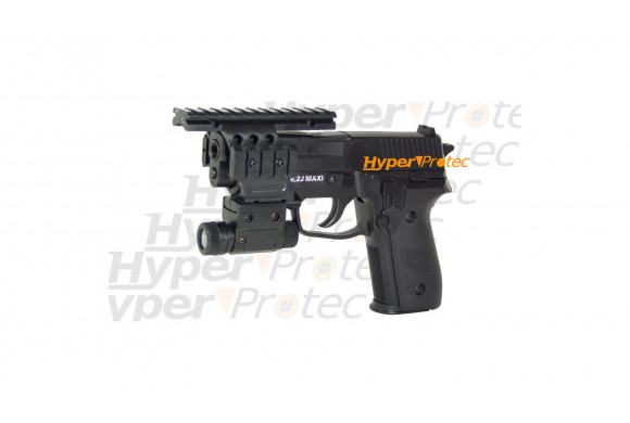 Pistolet airsoft Sig Sauer P228 avec lampe et rails