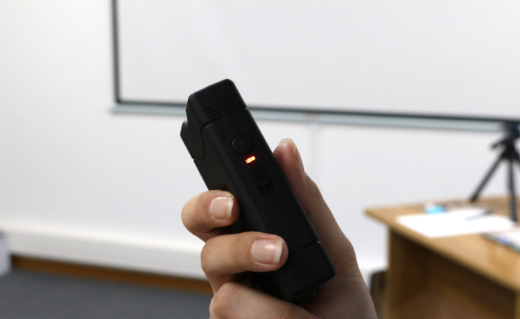 Comment utiliser un shocker électrique ? Vérifiez que le voyant lumineux est allumé